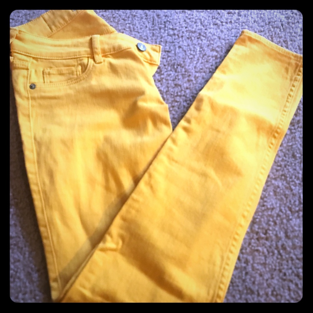 Abercrombie & Fitch Yellow Skinny Jeans size 24